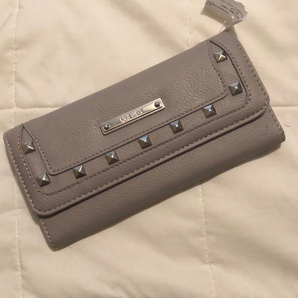 Nine West wallet